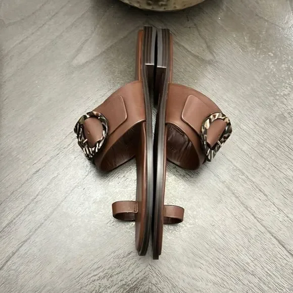 Naturalizer Finola Leather Buckle Detail Toe Loop Thong Sandals - Picture 8 of 11